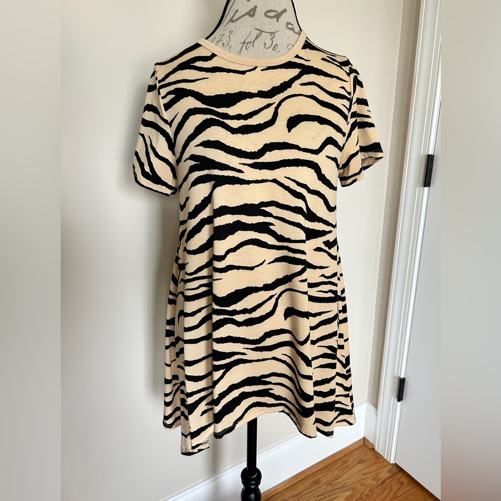Lularoe Top Small Animal print